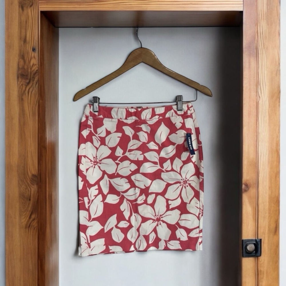 OLD NAVY SIZE 0 Floral Pink and White